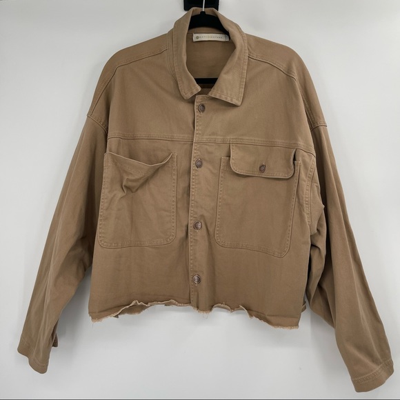 Kate Hudson Happy X Nature Adventure Utility Jacket and Cargo Pants Outfit Set - Picture 2 of 16